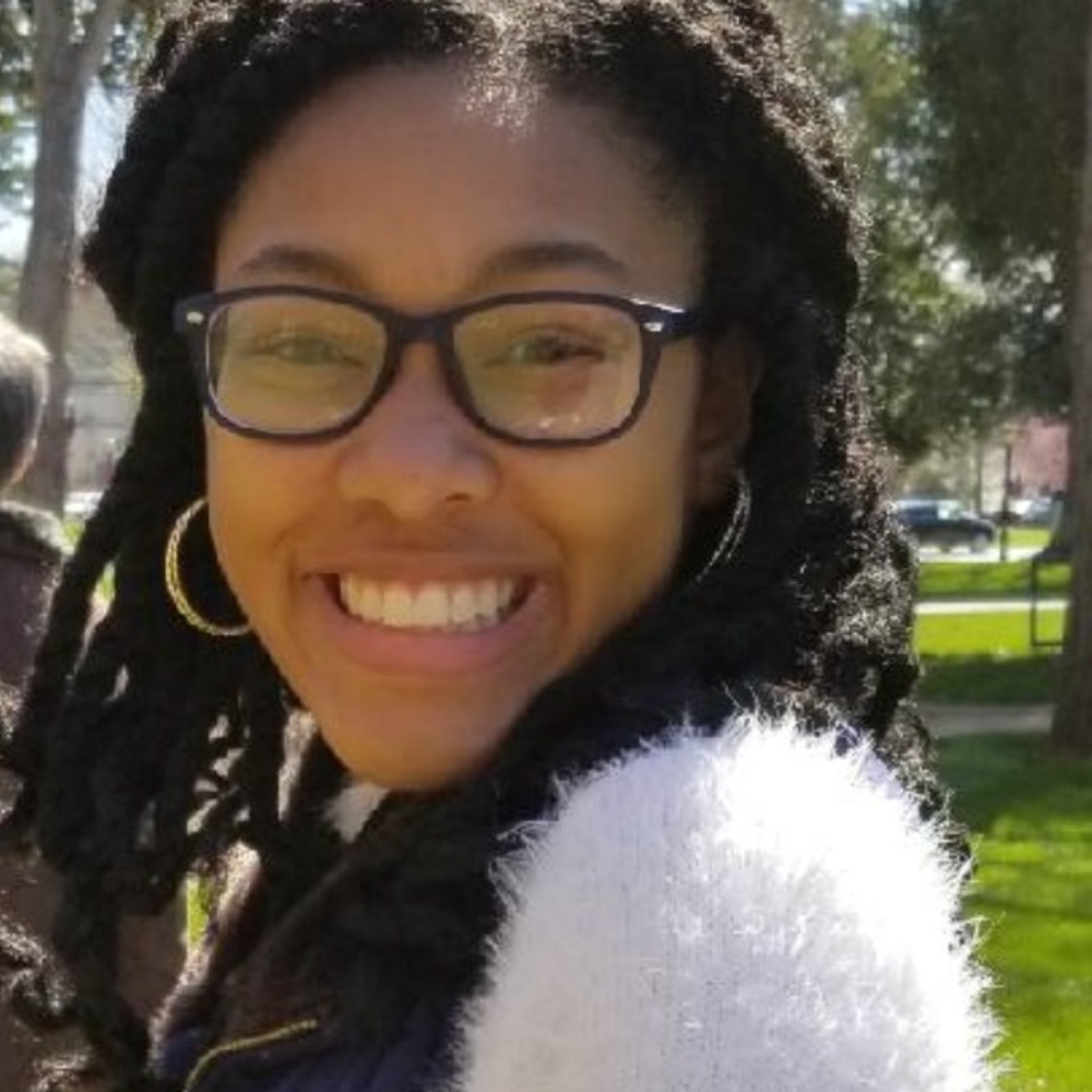 Meet your Posher, Alia